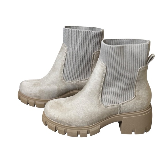 Soda Zordy Chunky Heel Chelsea Boots Womens 7M Tan Wheat Lug Sole Vegan Neutral - Picture 1 of 12